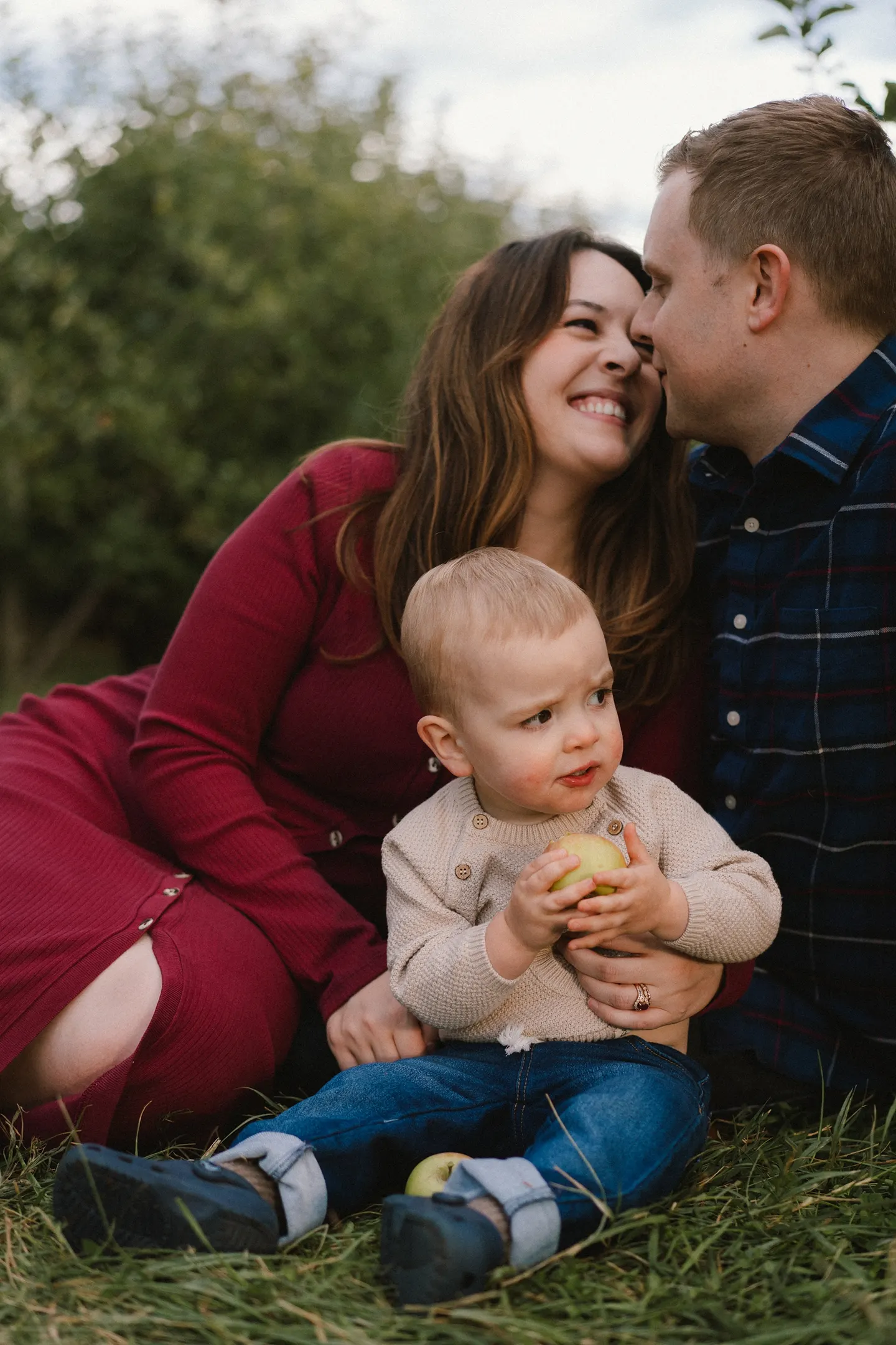 An apple orchard family session