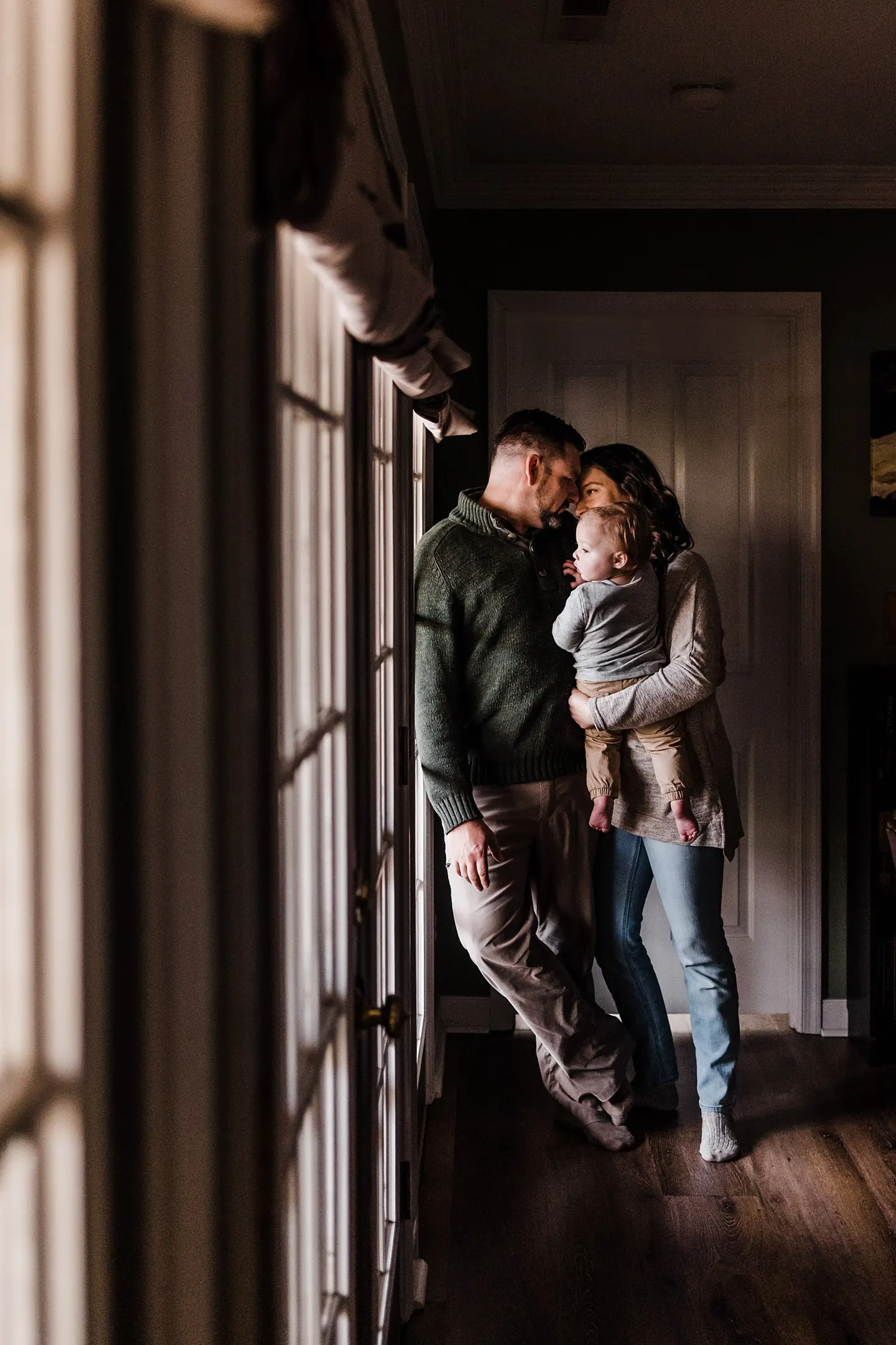Maternity and newborn photos at home with the Barnes family