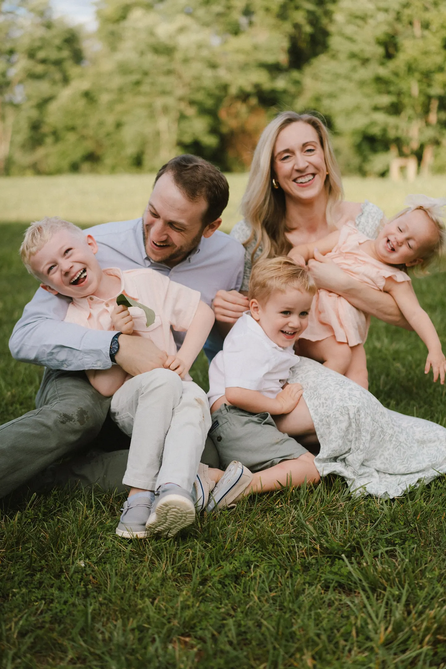 A playful outdoor family session with 3 kids in Charlottesville