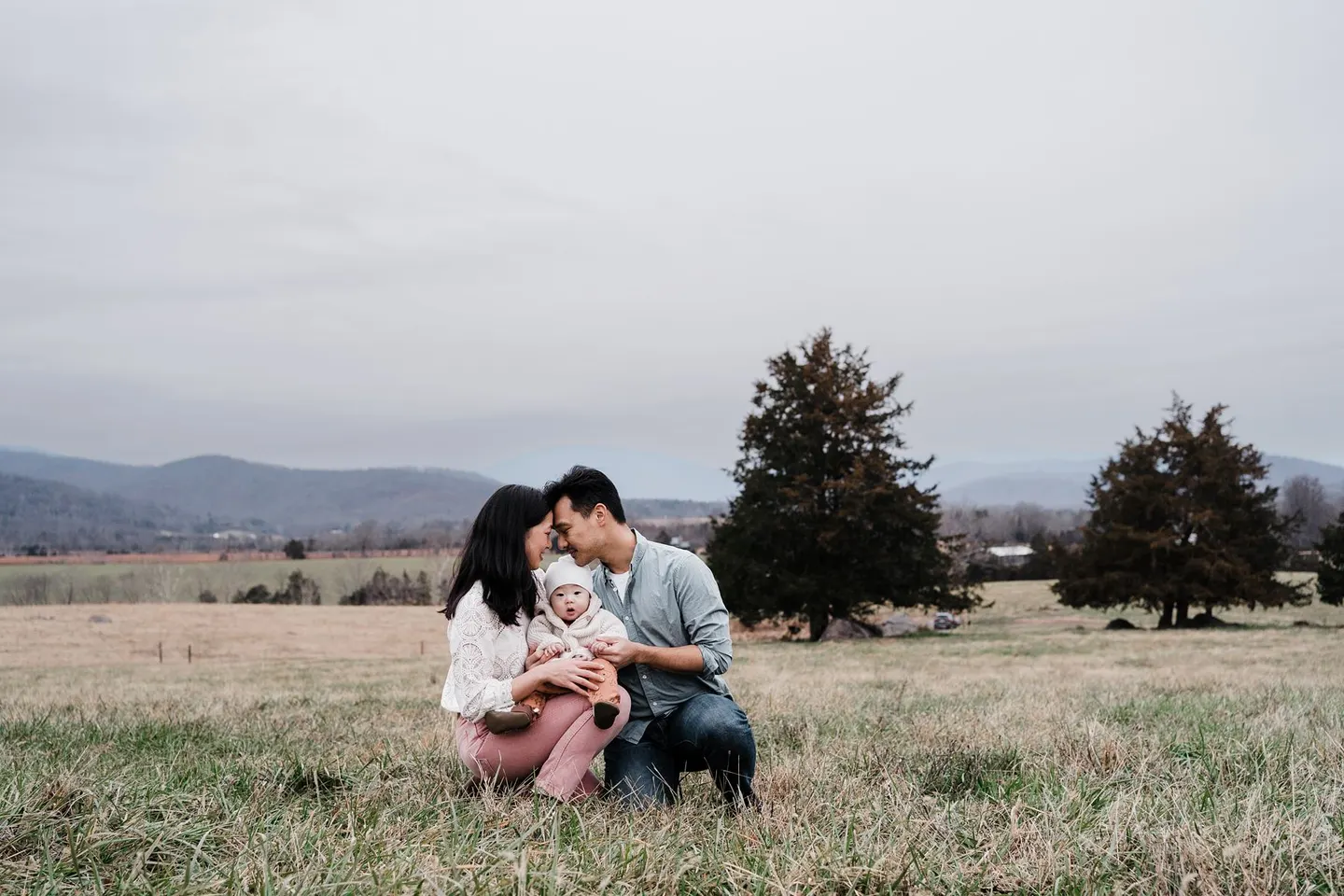 natural charlottesville family photos outdoor with baby