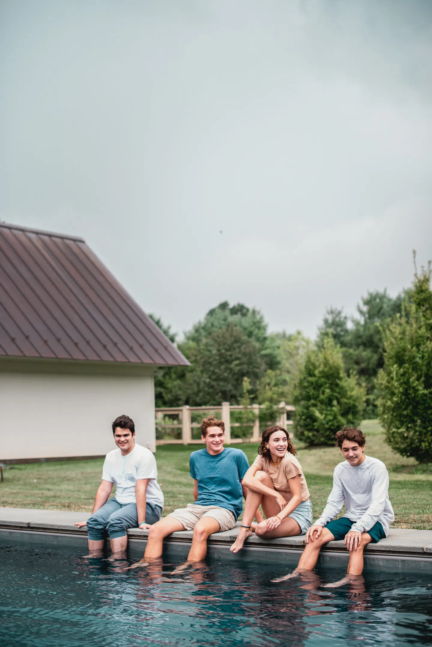 tips for extended family photos with cousins, grandparents, and multiple families