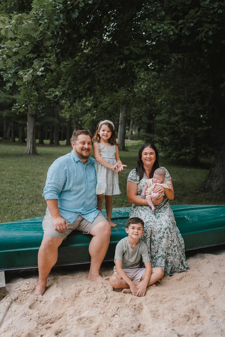 A summer day at the lake: extended family photos in Baltimore