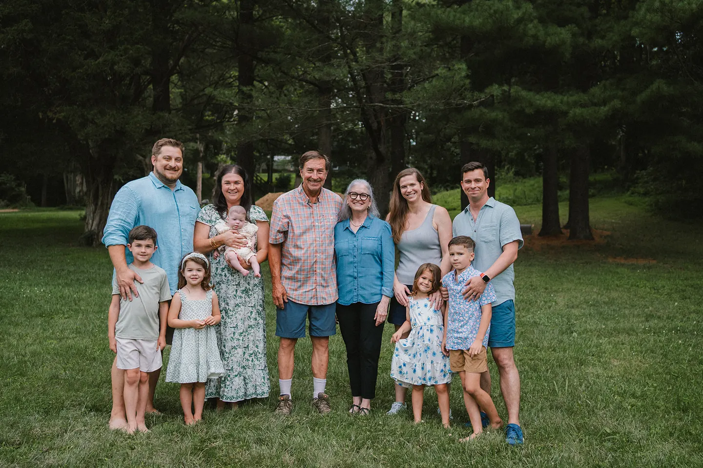 A summer day at the lake: extended family photos in Baltimore
