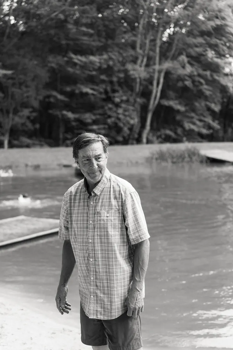 A summer day at the lake: extended family photos in Baltimore