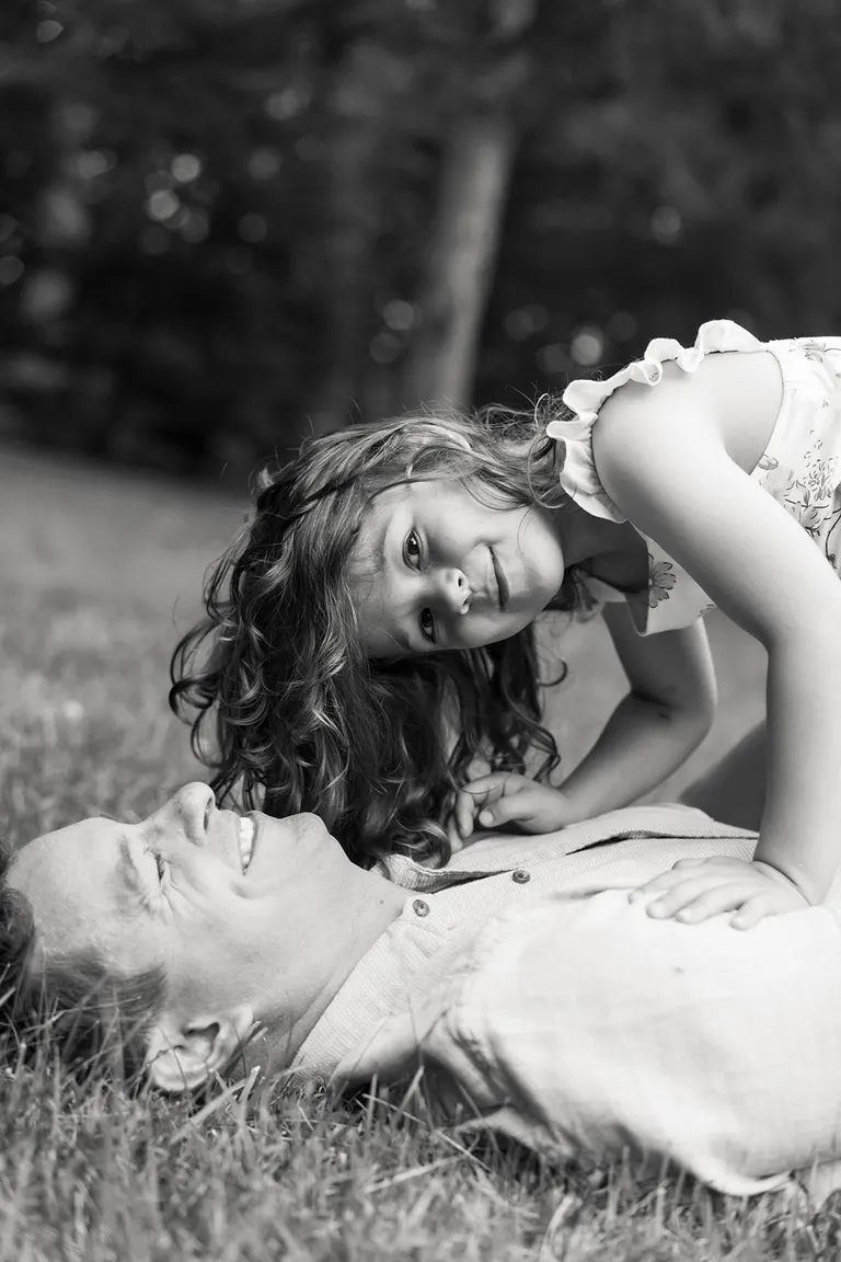 A summer day at the lake: extended family photos in Baltimore