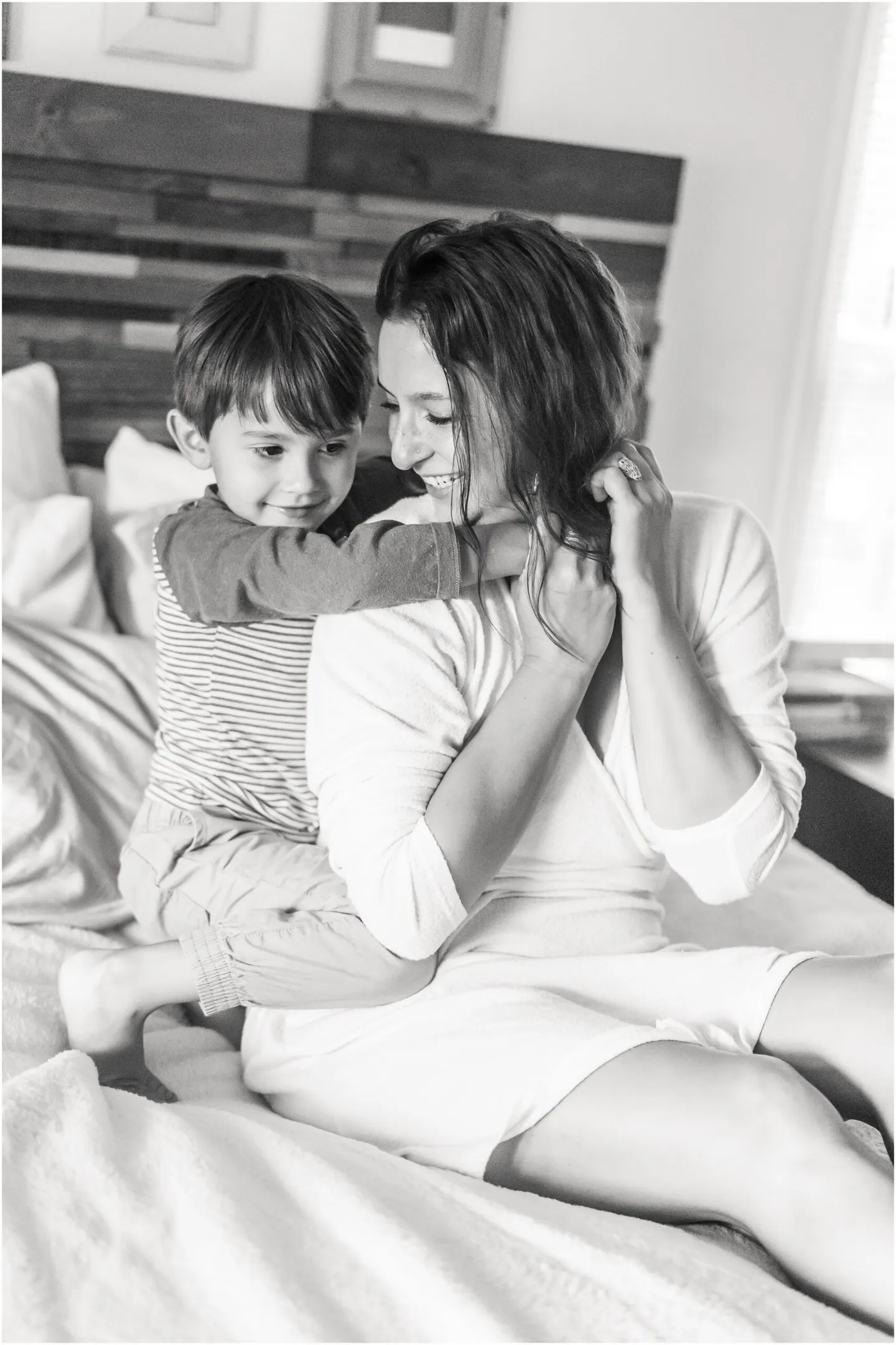 Reasons to love a summer family photos at home | The Pillar Family