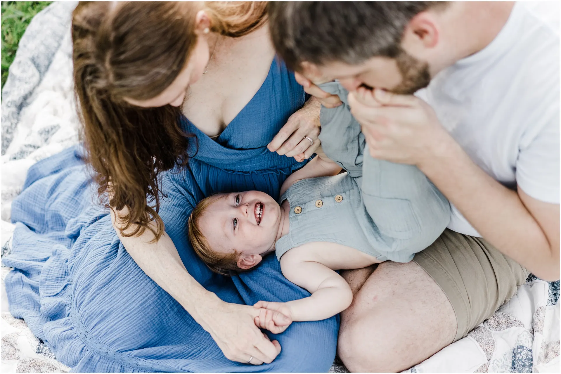 The best way to have fun with outdoor summer family photos