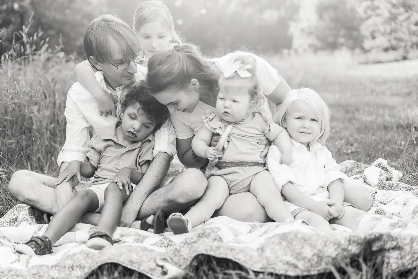 outdoor family photos with kids with special needs