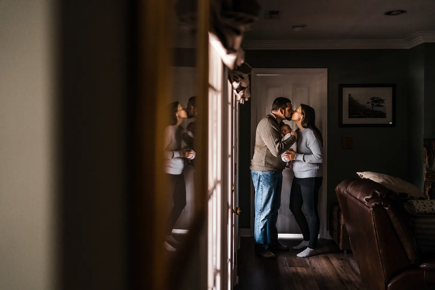 Maternity and newborn photos at home with the Barnes family