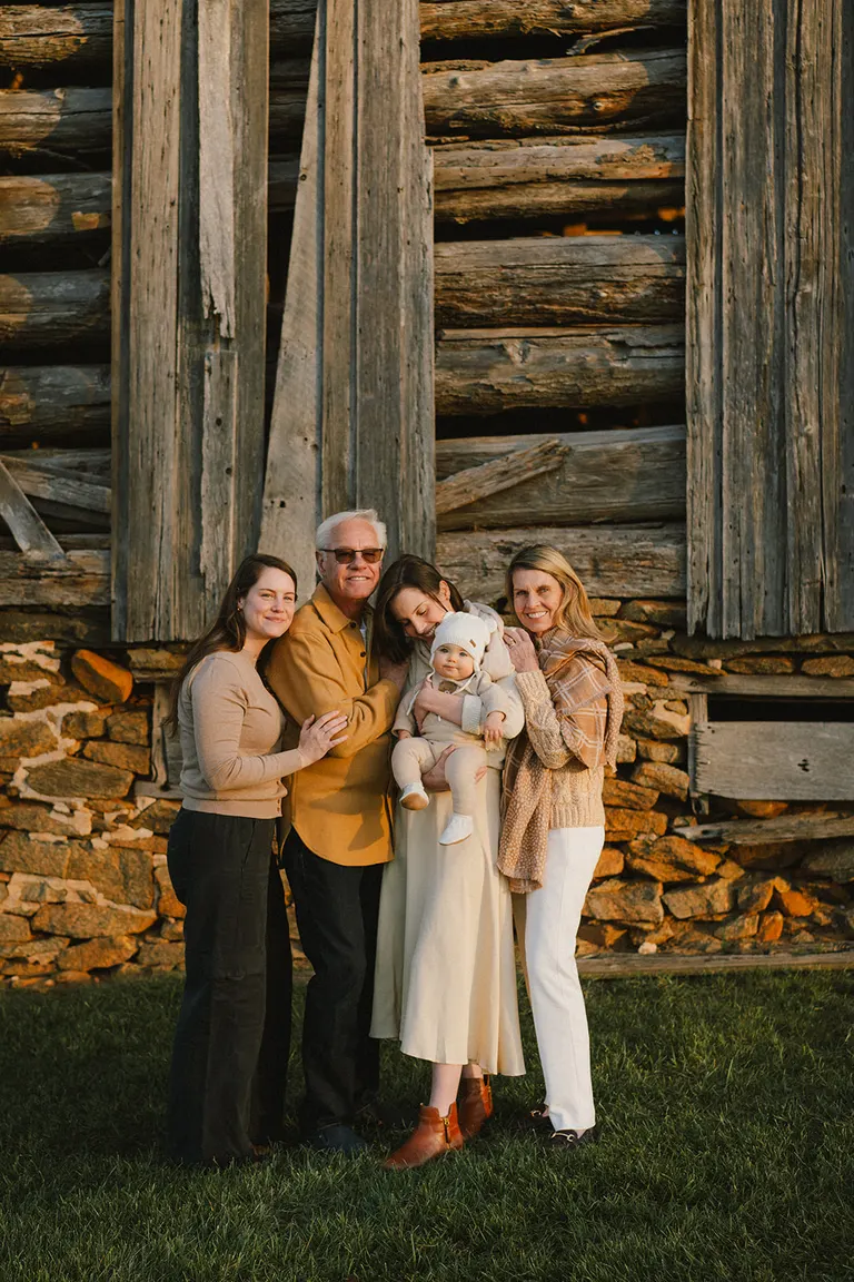Extended family photos at Early Mountain Vineyards