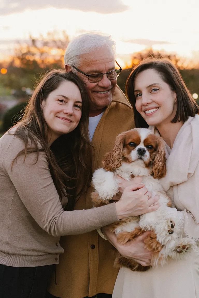 Extended family photos at Early Mountain Vineyards