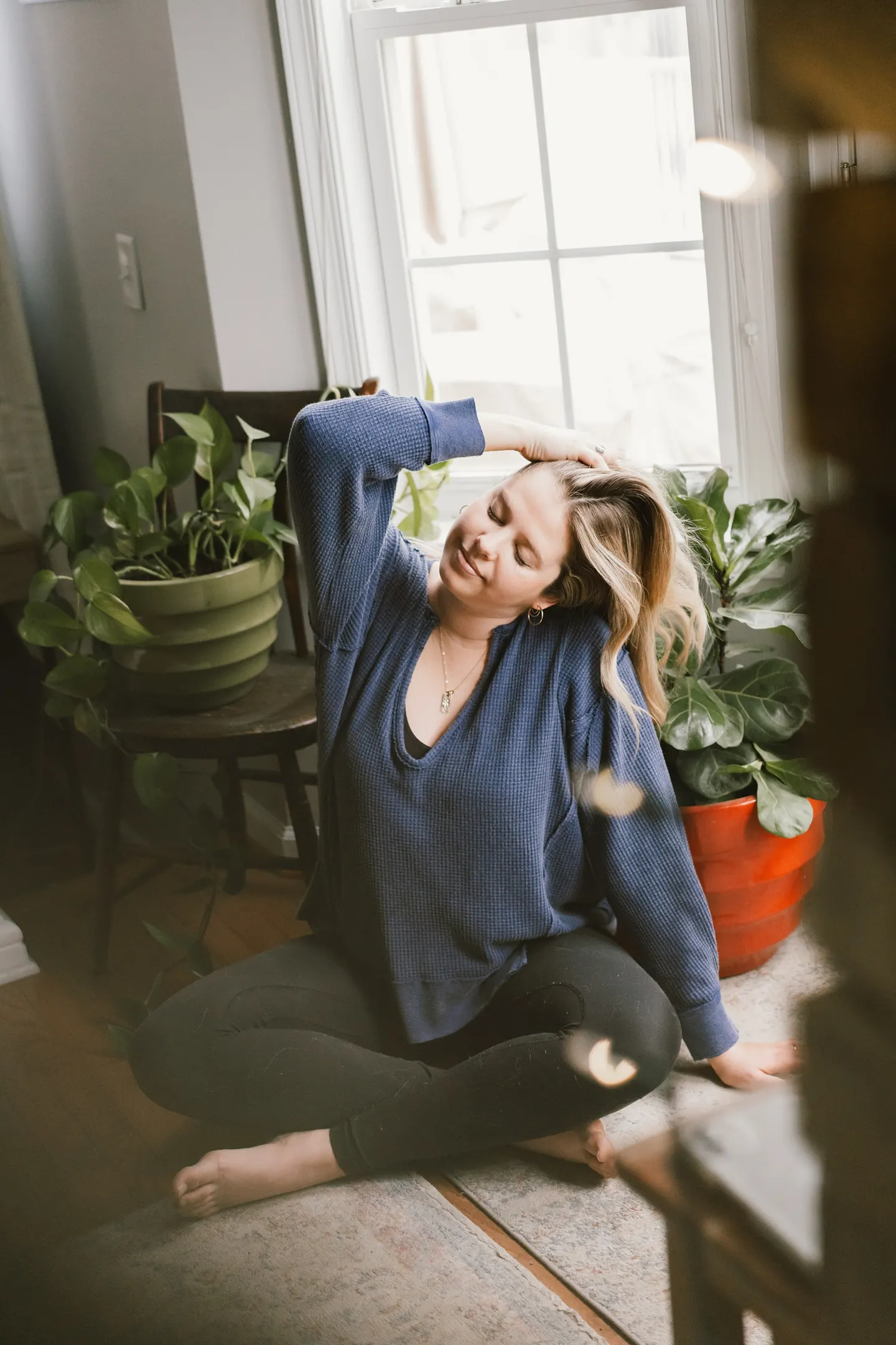 what to wear for maternity and family photos besides dresses, casual clothing ideas