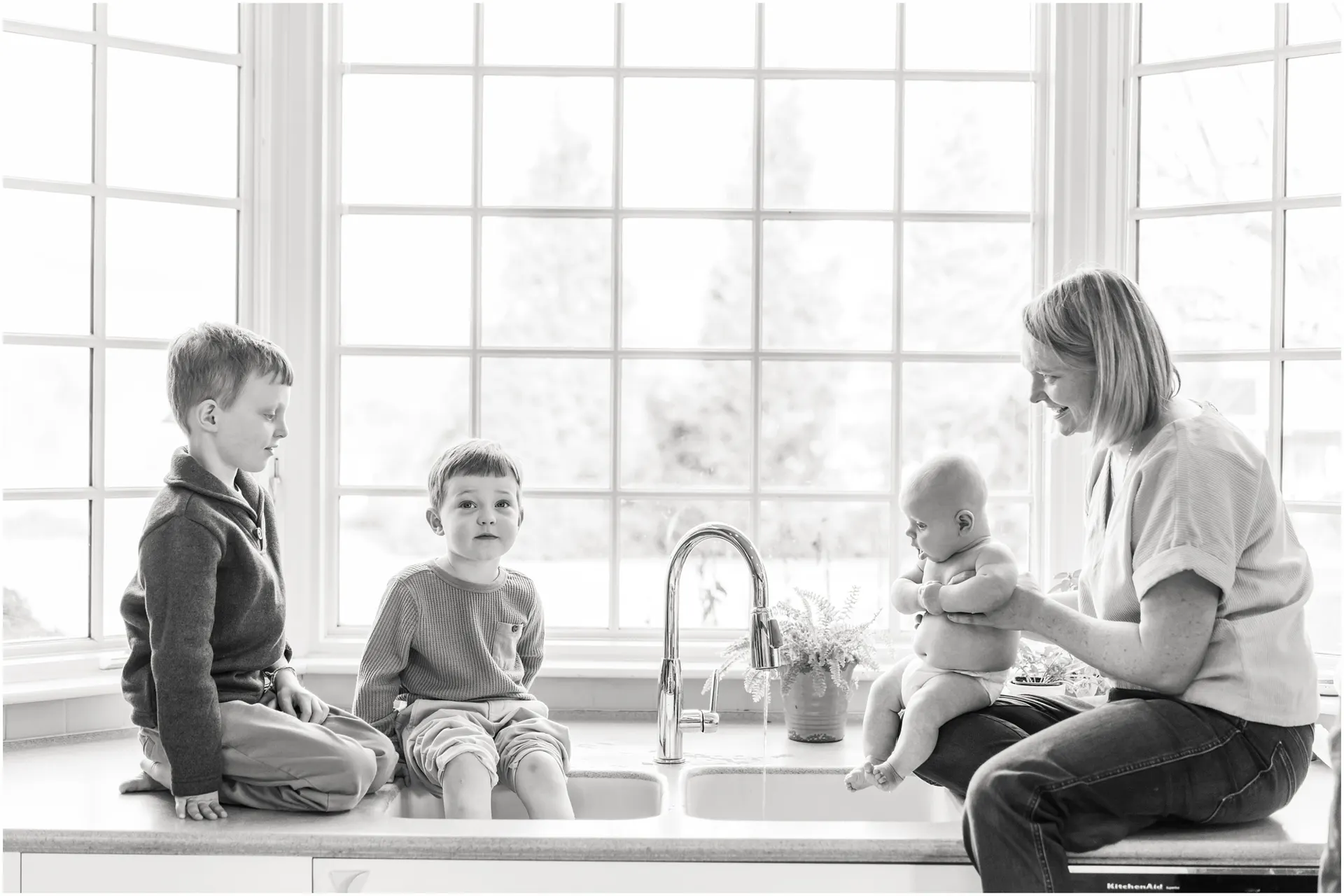 Relaxed newborn photos at home in Crozet