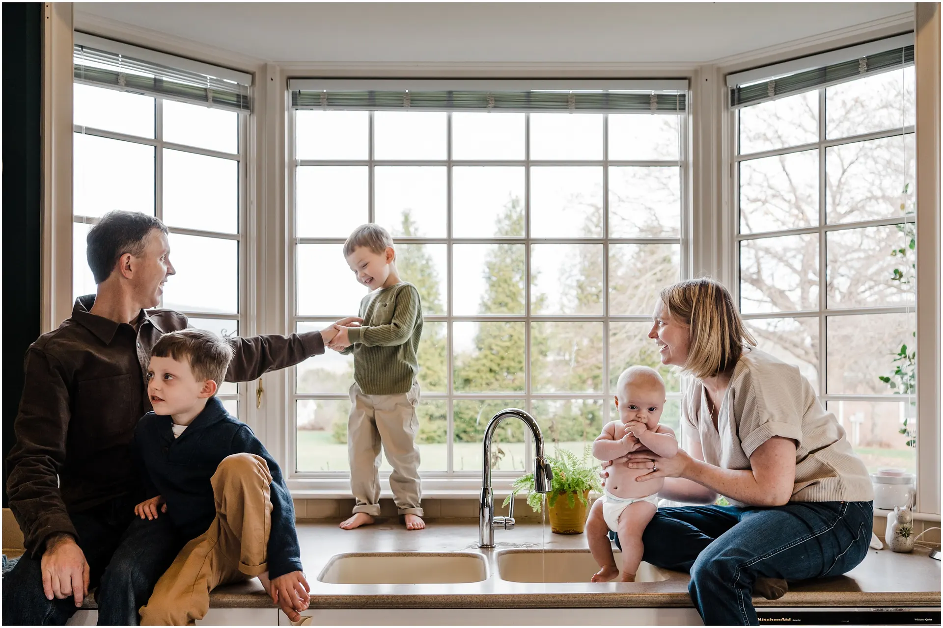 Relaxed newborn photos at home in Crozet