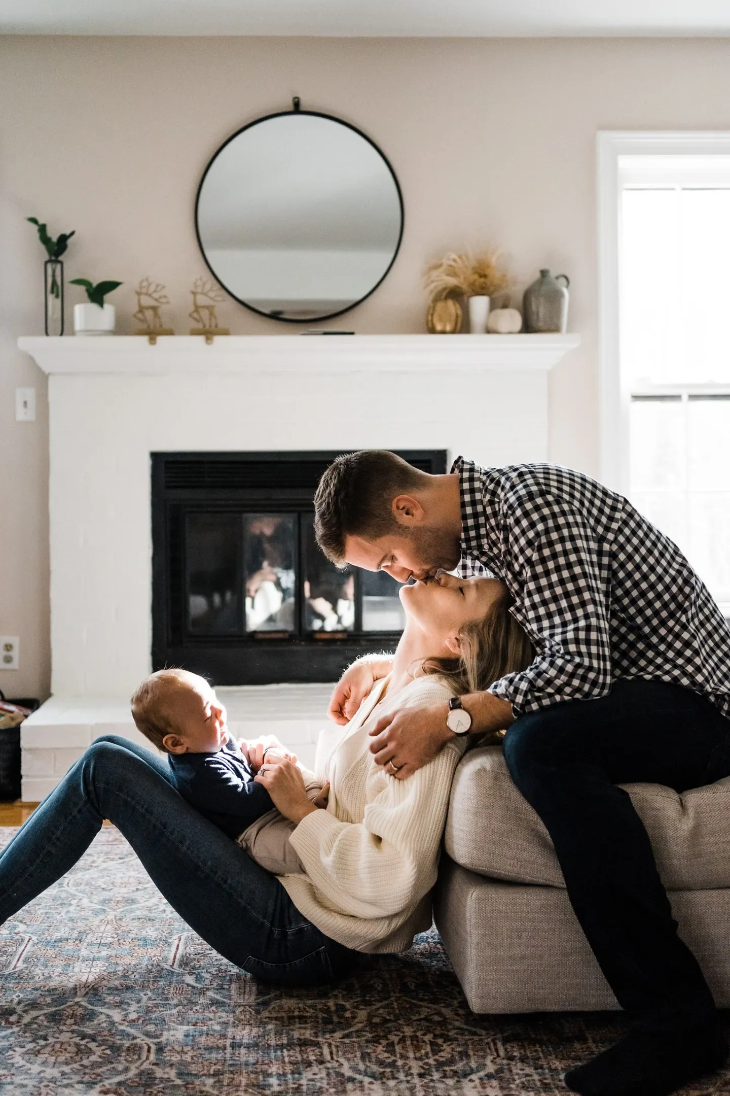 4 Tips for lifestyle newborn photos with 2 under 2