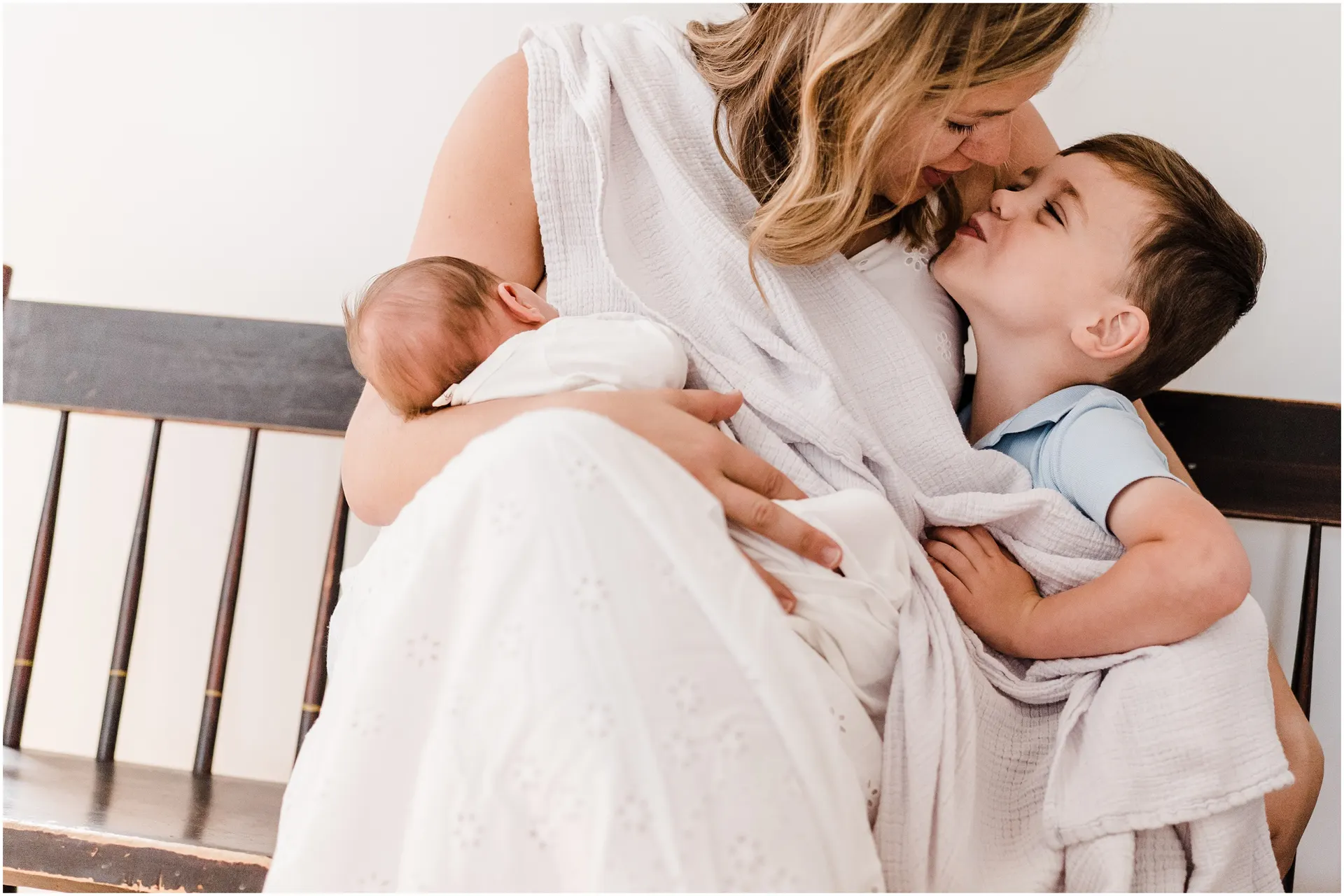 Summer lifestyle newborn photos at home | Charlottesville, VA