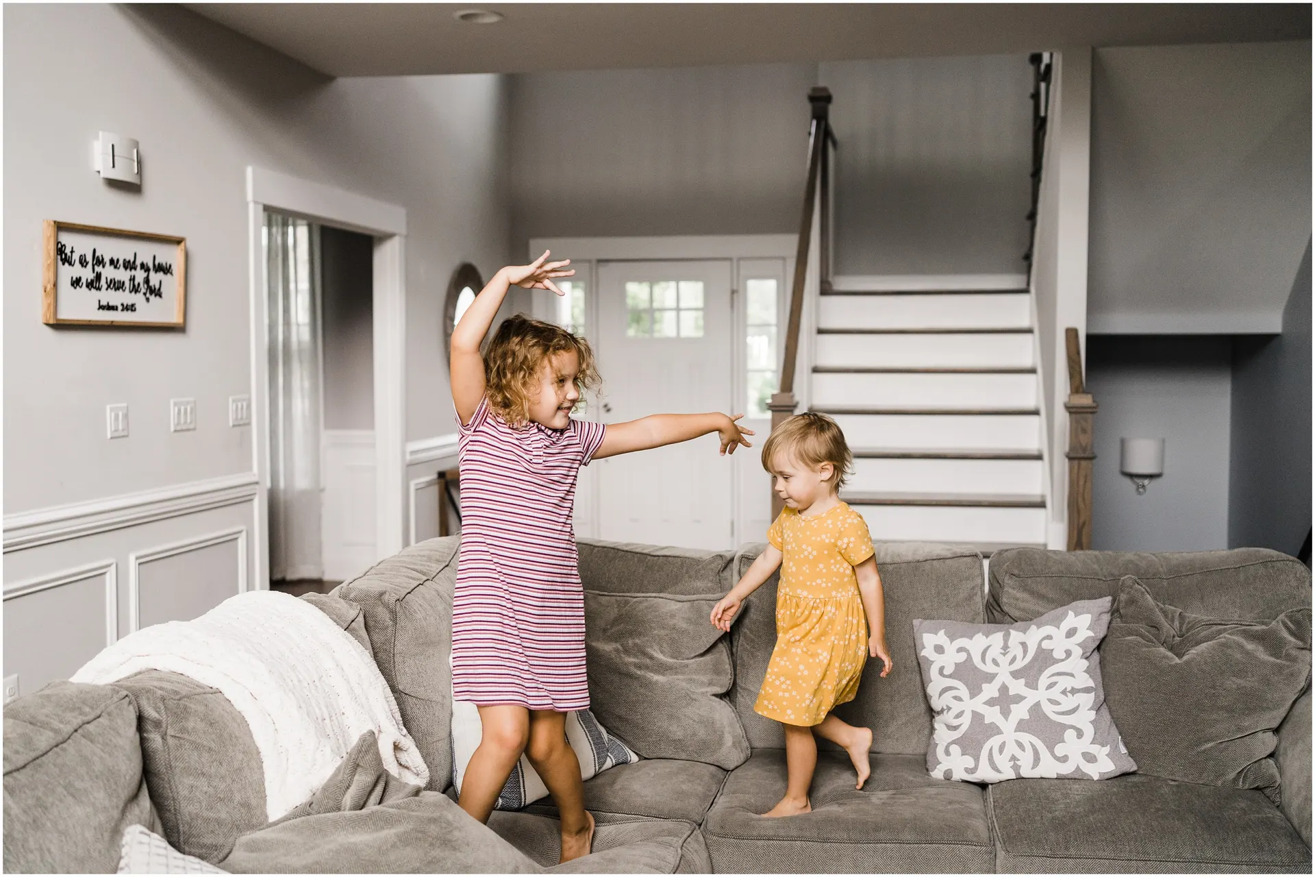 The magic of playful family photos at home