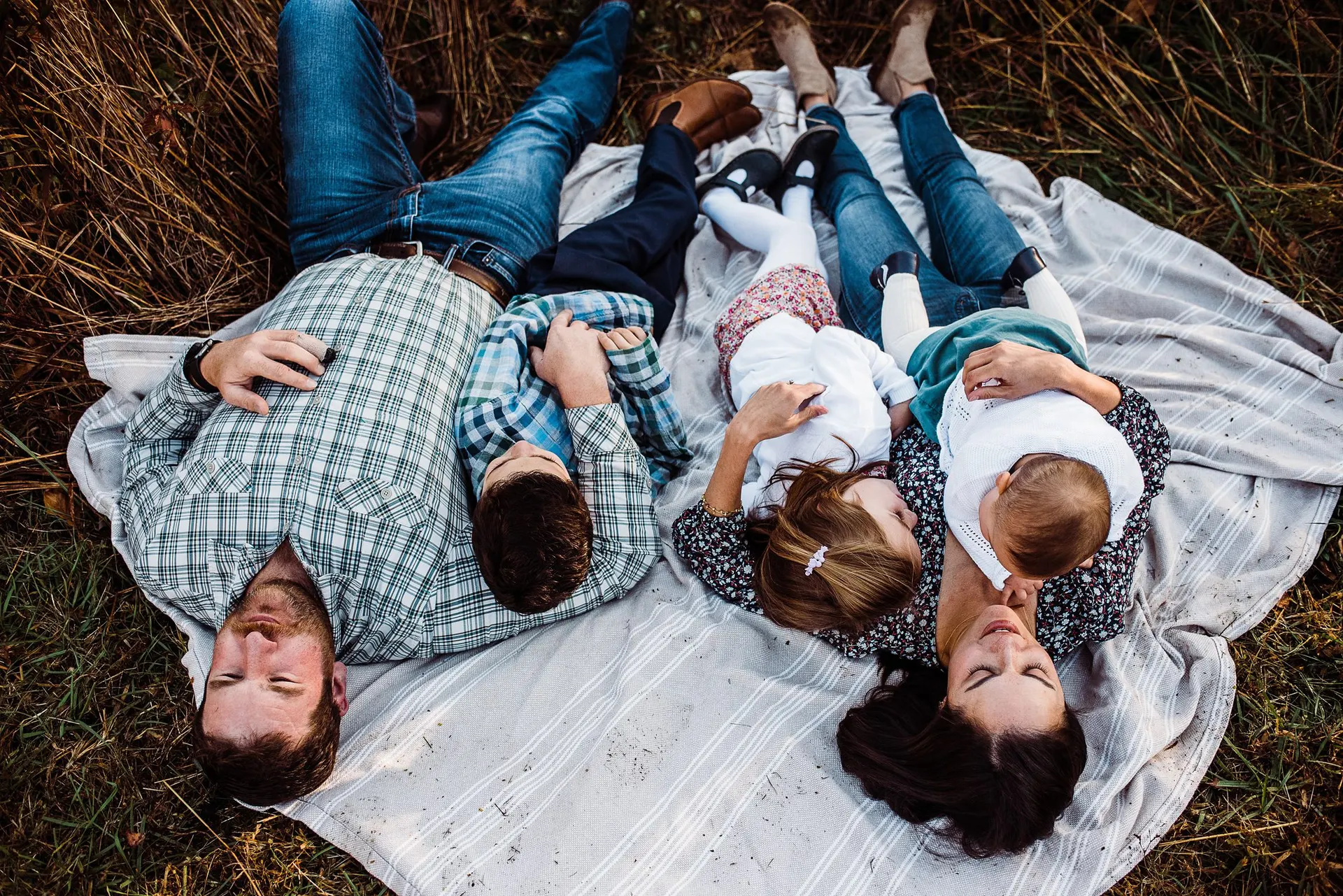 3 fun prompts for outdoor family photos