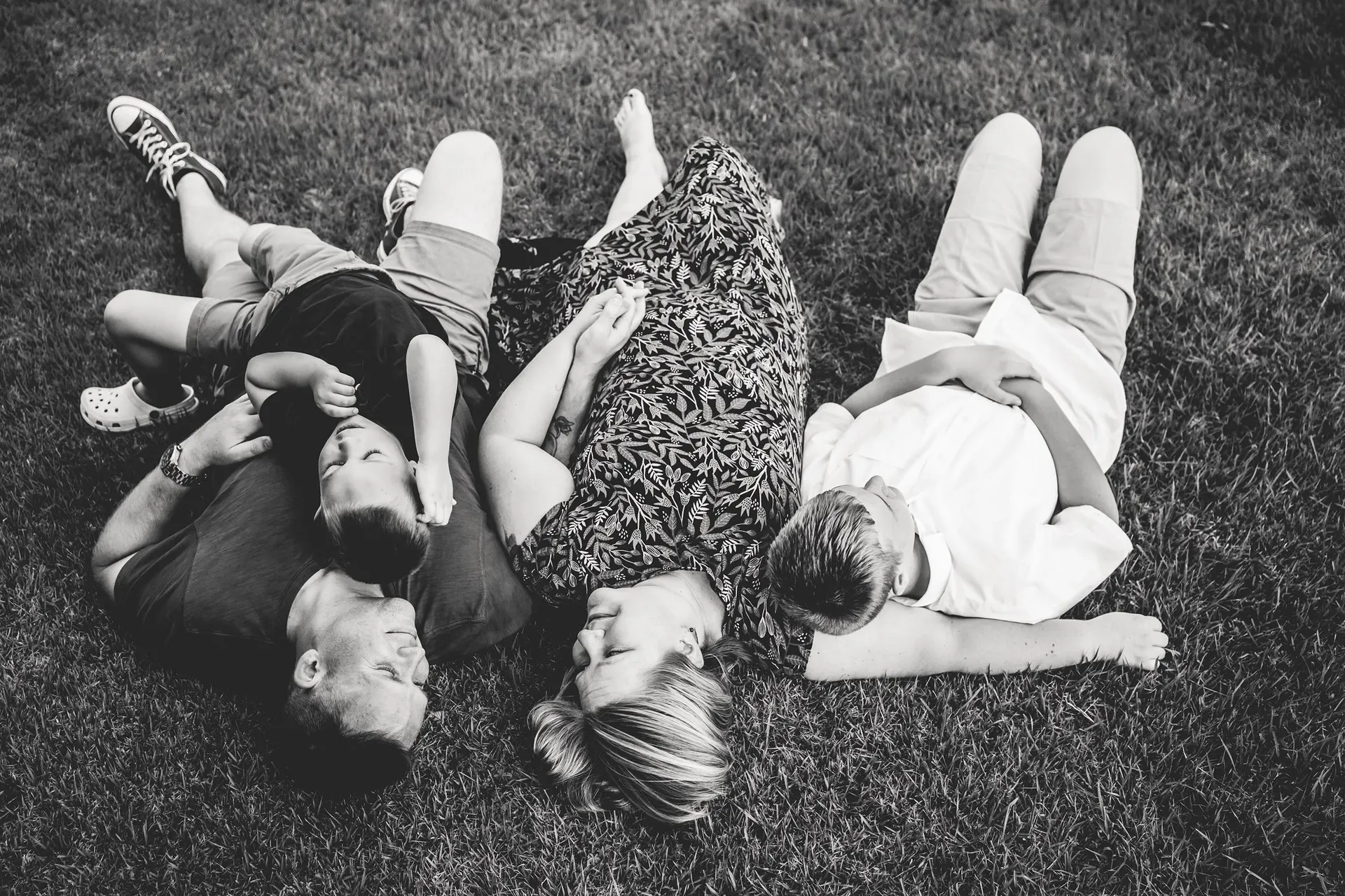 3 fun prompts for outdoor family photos
