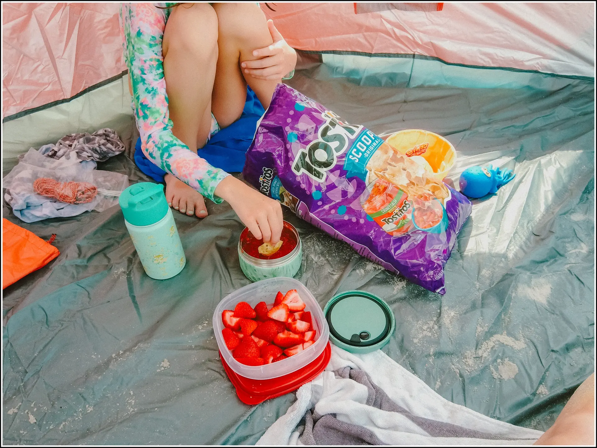 I photographed my vacation with a point and shoot camera and this is how it went.
